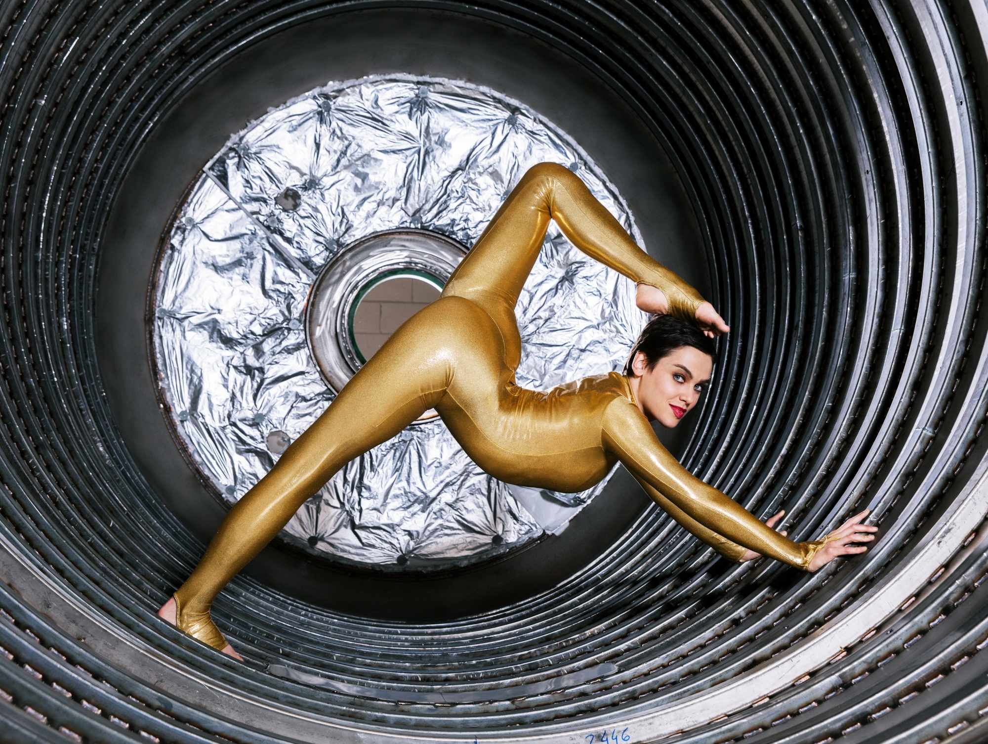 Nina Burri photoshot